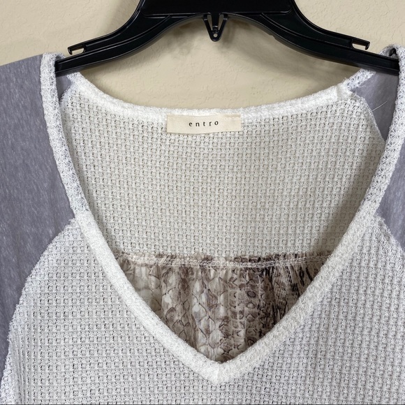 Entro - Two tone Snakeskin Print Blouse - Picture 7 of 13